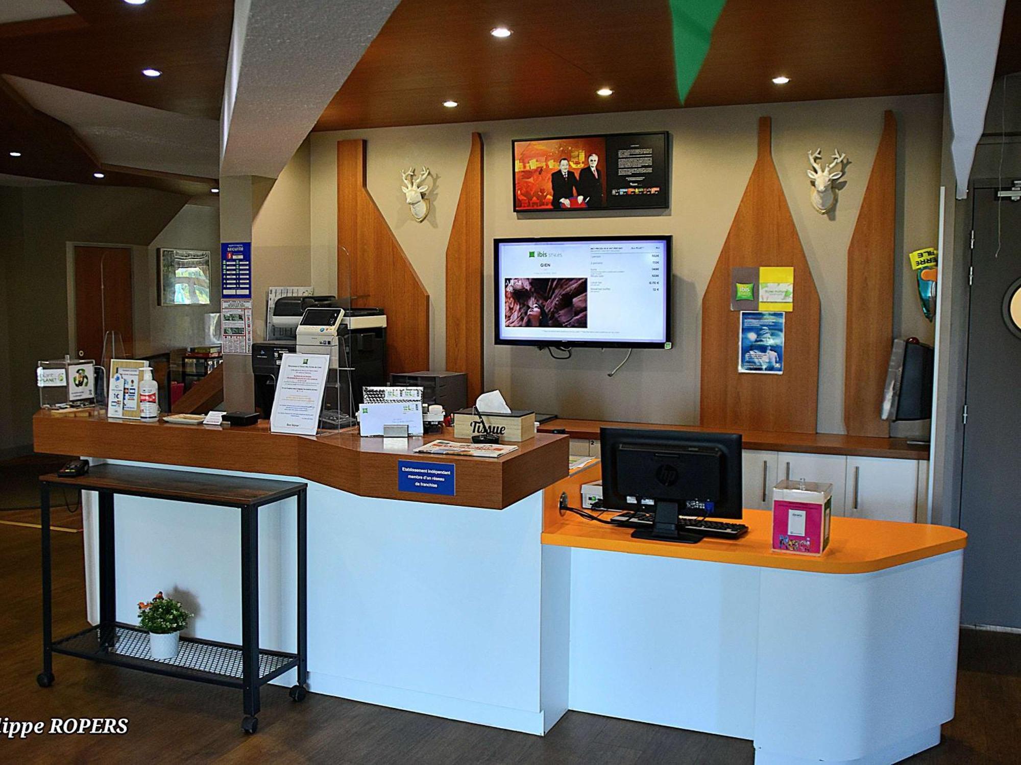 Ibis Styles Gien Hotel Exterior photo